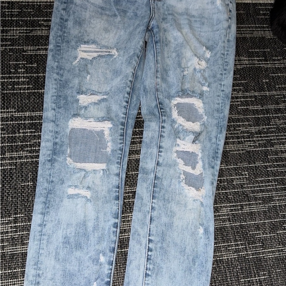 American Eagle Outfitters Light Blue Distressed Skinny Jeans